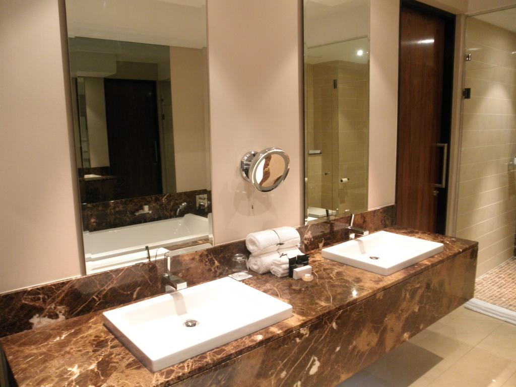 Royal Marang Hotel Phokeng Rum bild Bathroom